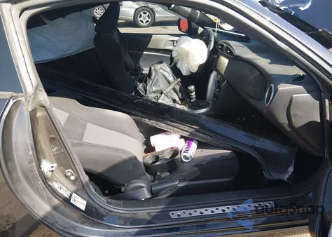 2018 Toyota 86 из США, поврежденный, VIN JF1ZNAA10J9700108